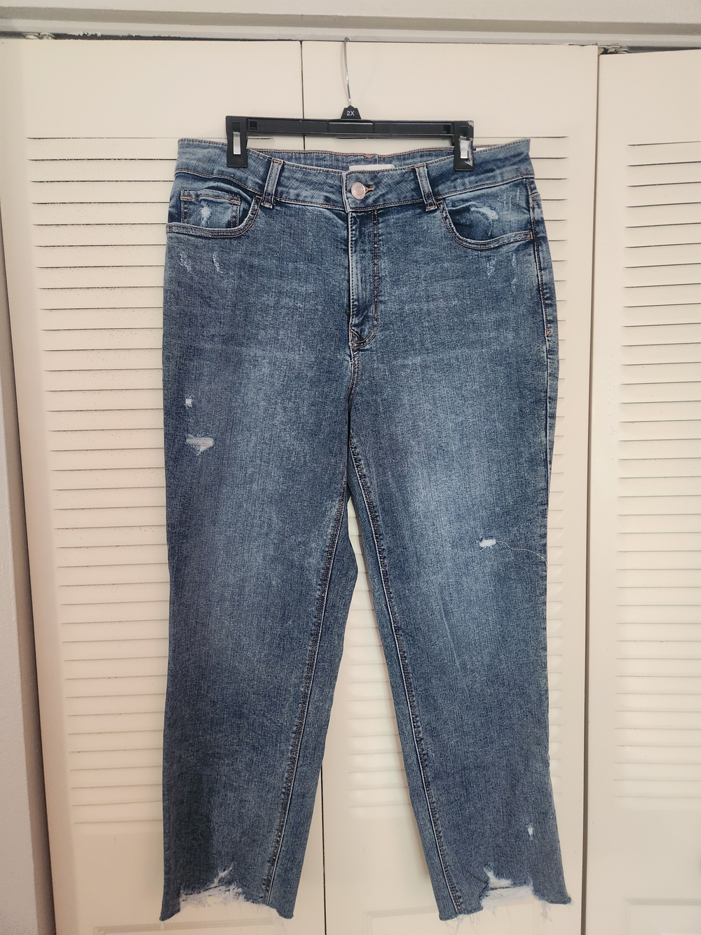 Maurices Women's Cropped Distressed Blue Jeans